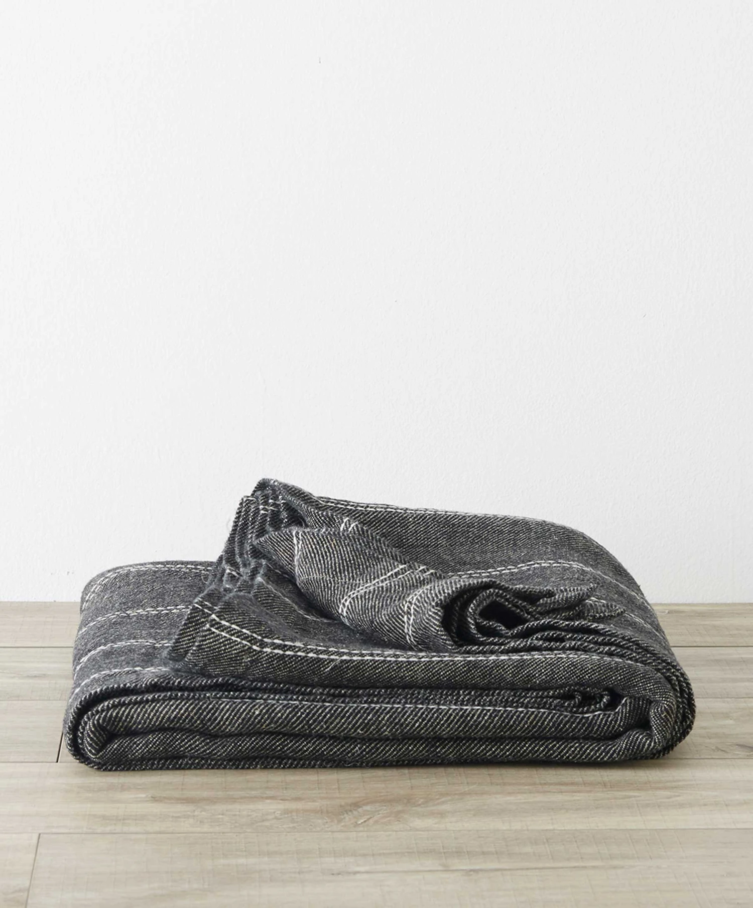 Mira Linen Bedcover - Rafa 4 Mira Linen Bedcover - Rafa - Image 2