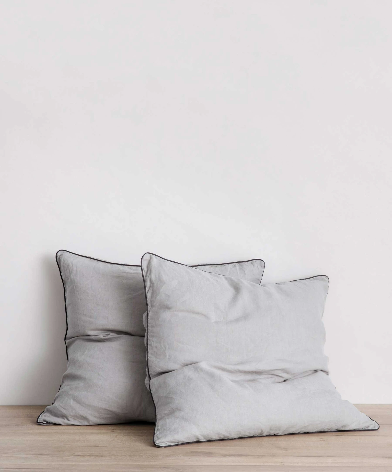 Set Of 2 Piped Linen Euro Pillowcases - Smoke Gray And Slate 3 Set Of 2 Piped Linen Euro Pillowcases - Smoke Gray And Slate