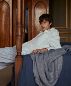 Solace Throw - Royal -Cultiver Sales Store CK Throw Royal 04