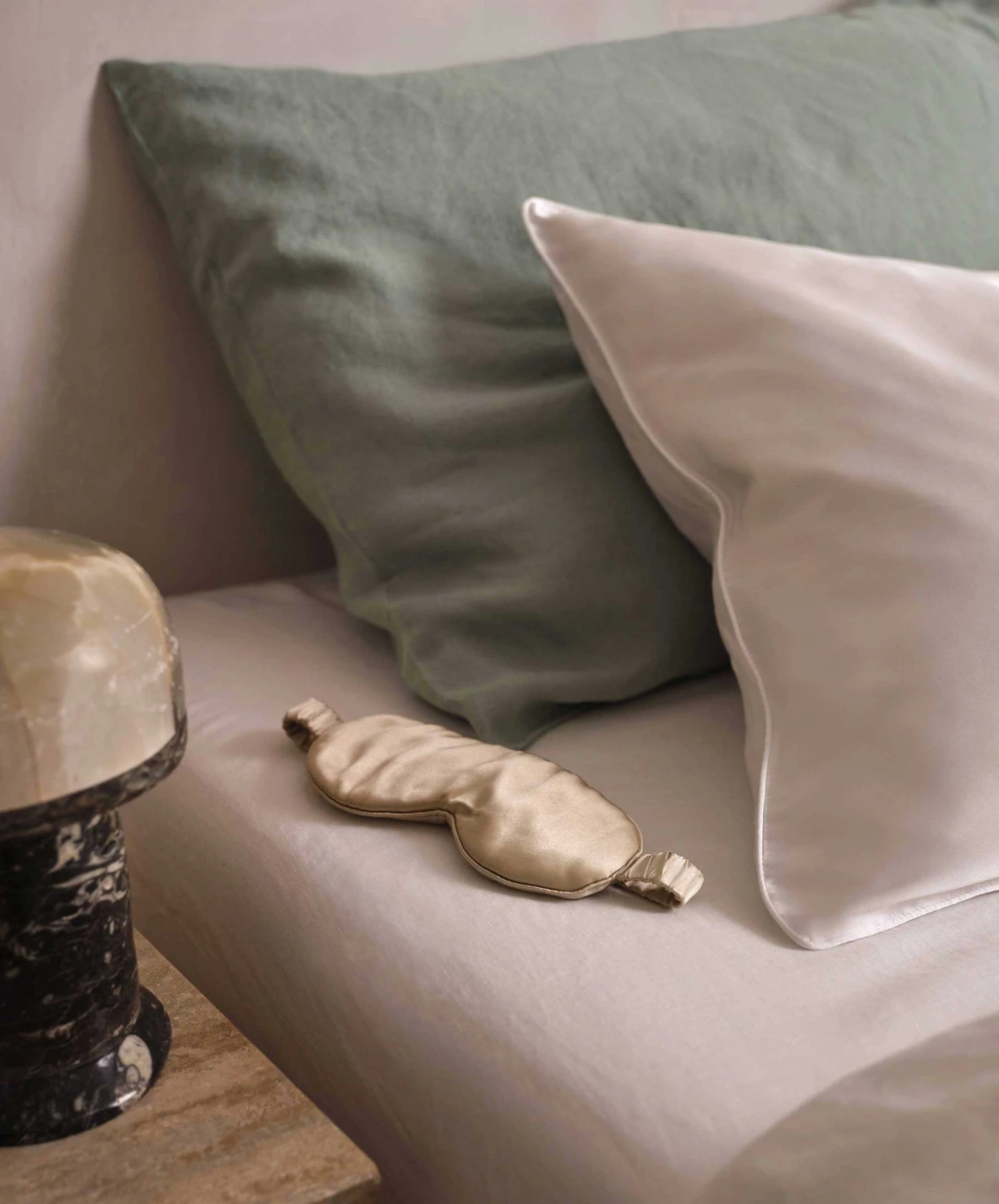 Silk Linen Flip Pillowcase + Eye Mask Set - Natural 4 Silk Linen Flip Pillowcase + Eye Mask Set - Natural - Image 2